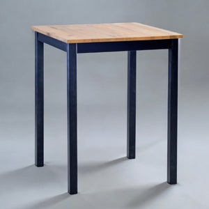 Rustiikki baarip&ouml;yt&auml;, musta/tammi